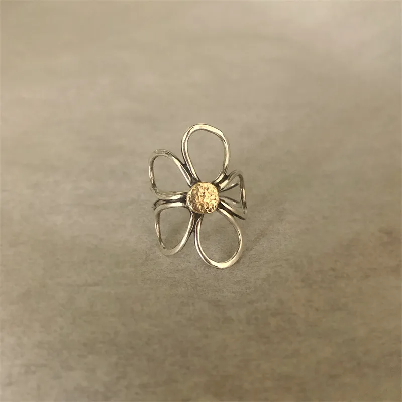 Charming Retro Floral Alloy Ring